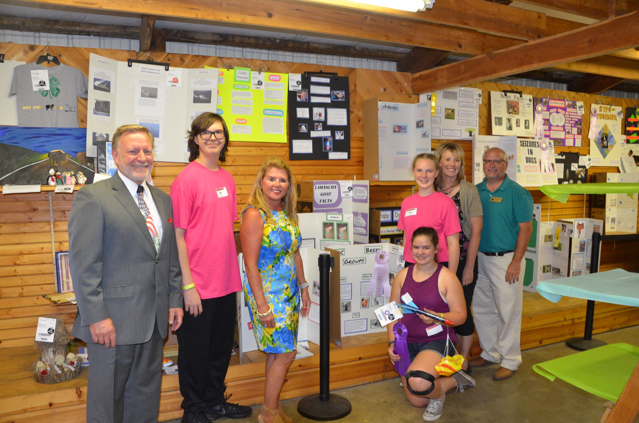 Commissioners visit with 4-H members 