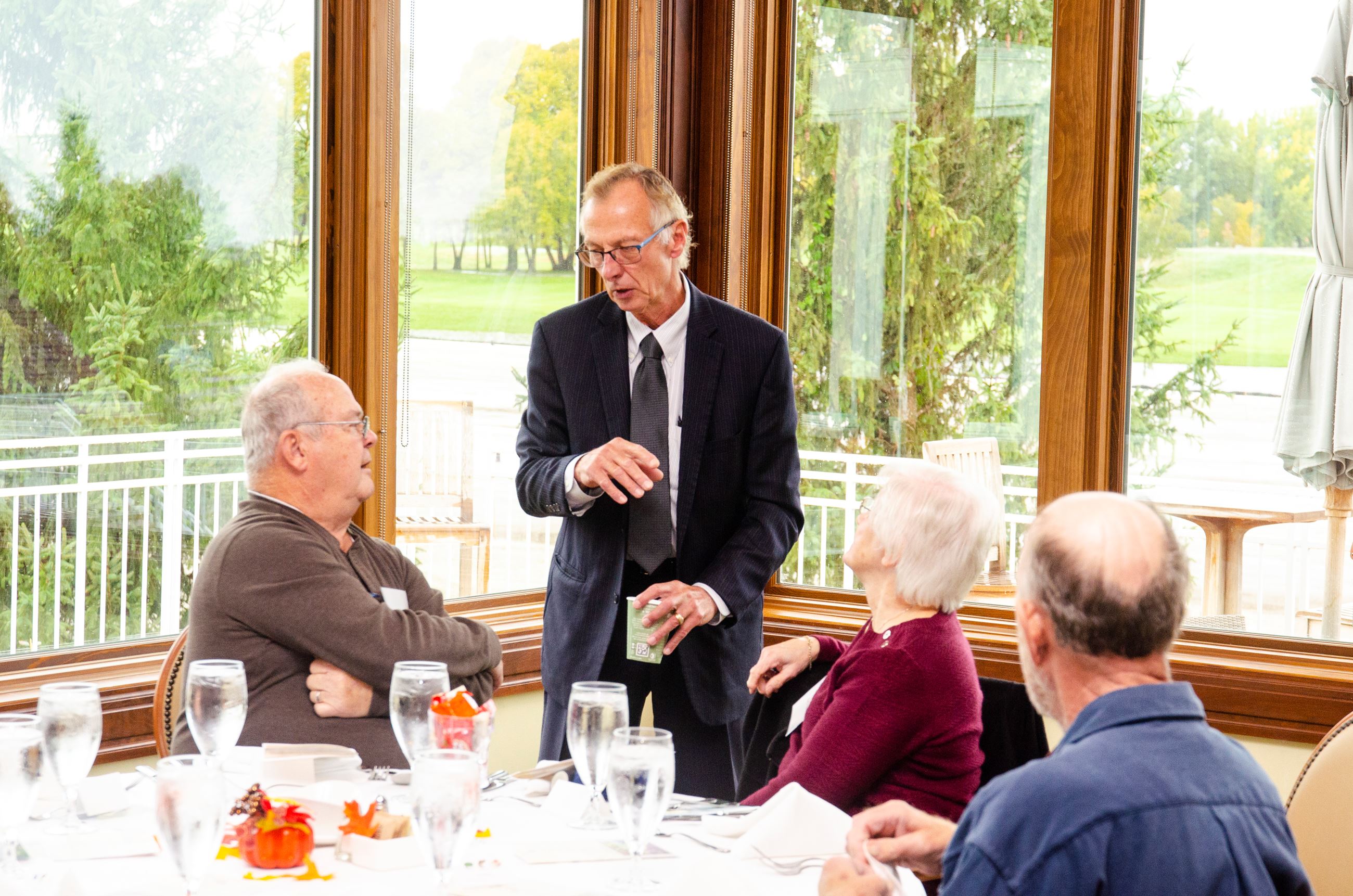 Kordiak with volunteers 